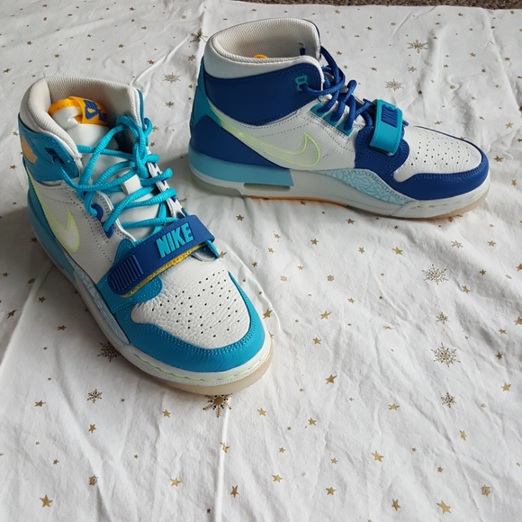 light blue jordan shoes